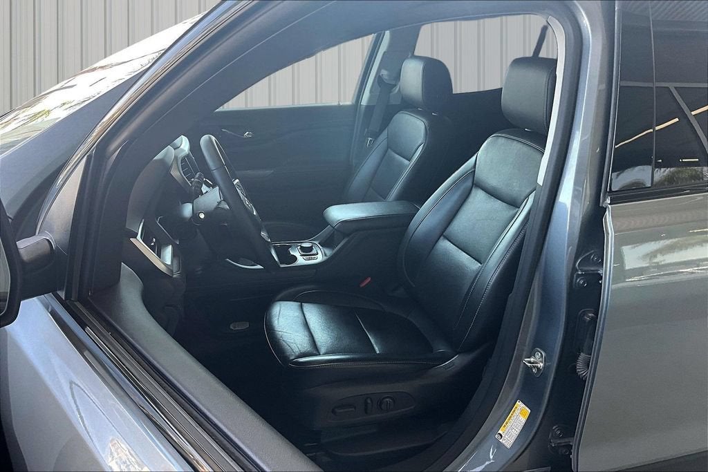 2021 GMC Acadia SLT