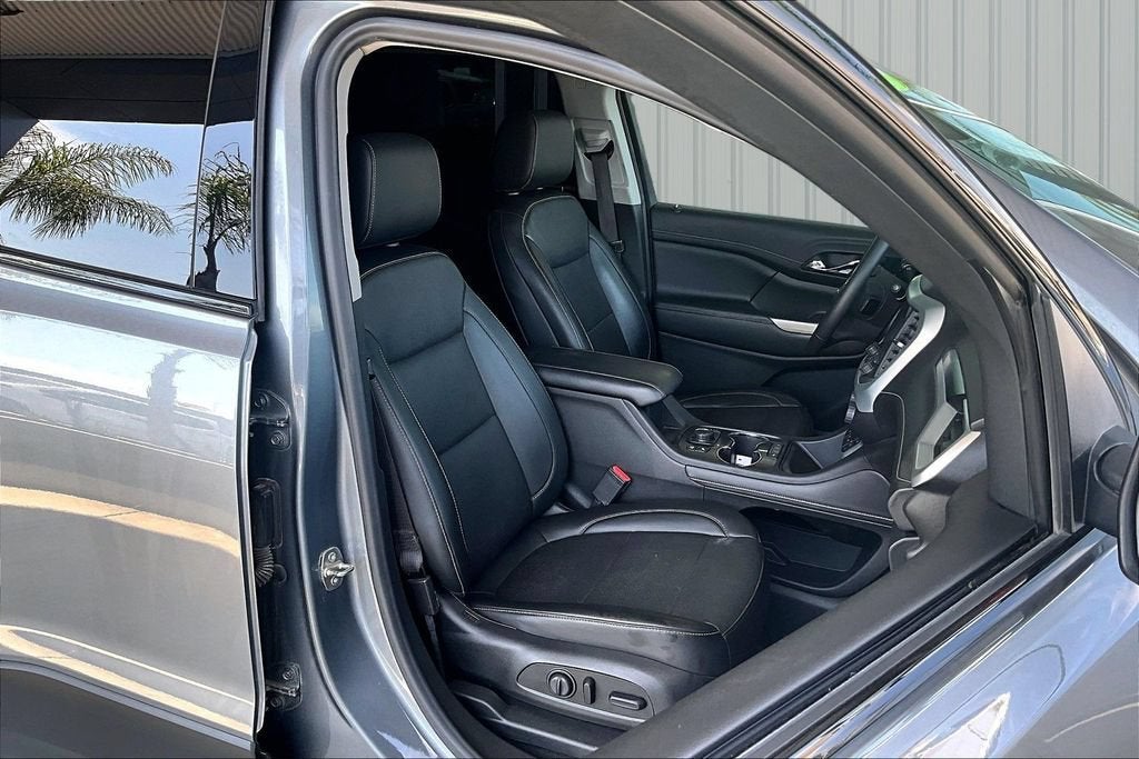 2021 GMC Acadia SLT