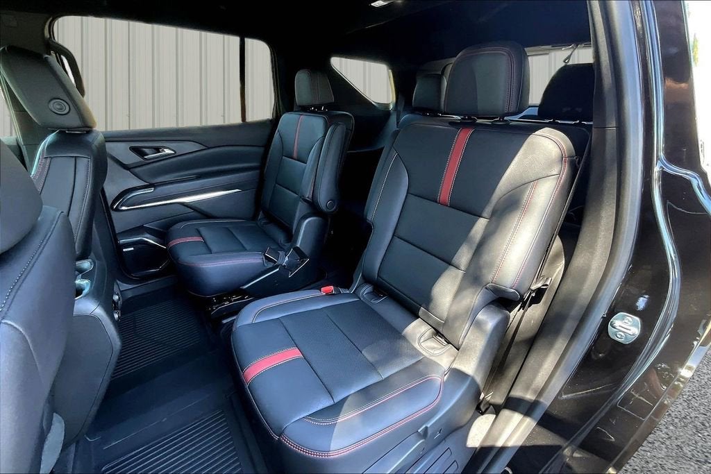 2025 Chevrolet Traverse RS