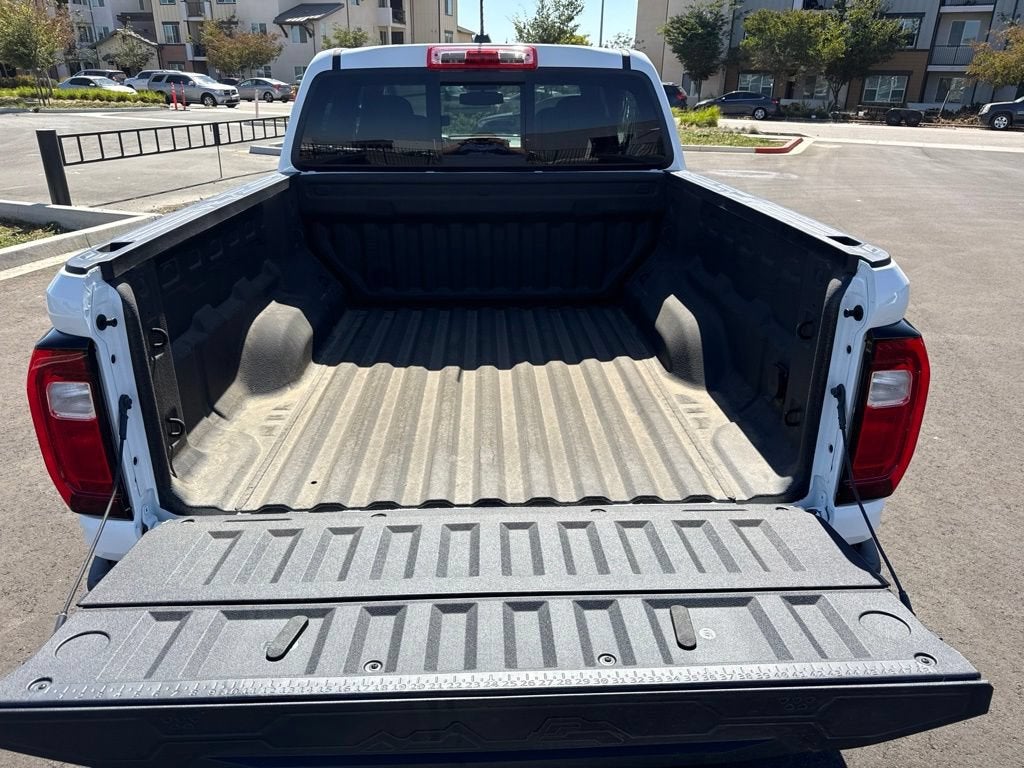 2025 GMC Canyon AT4