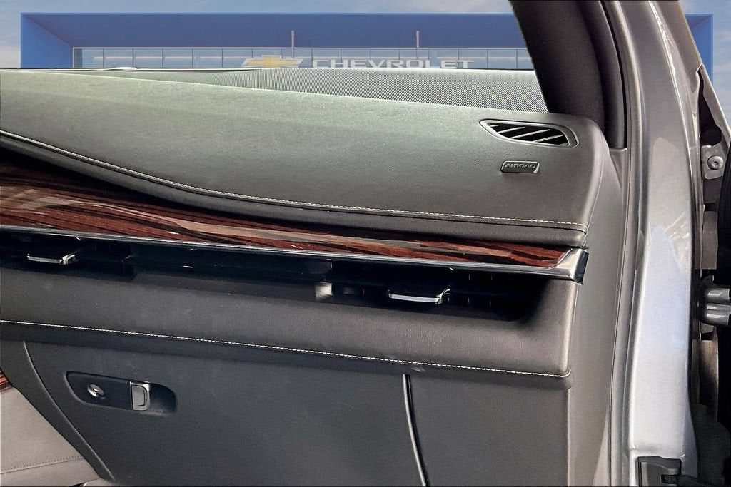 2022 Cadillac Escalade Luxury