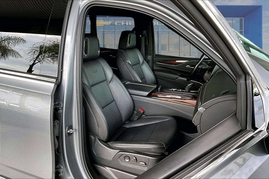 2022 Cadillac Escalade Luxury