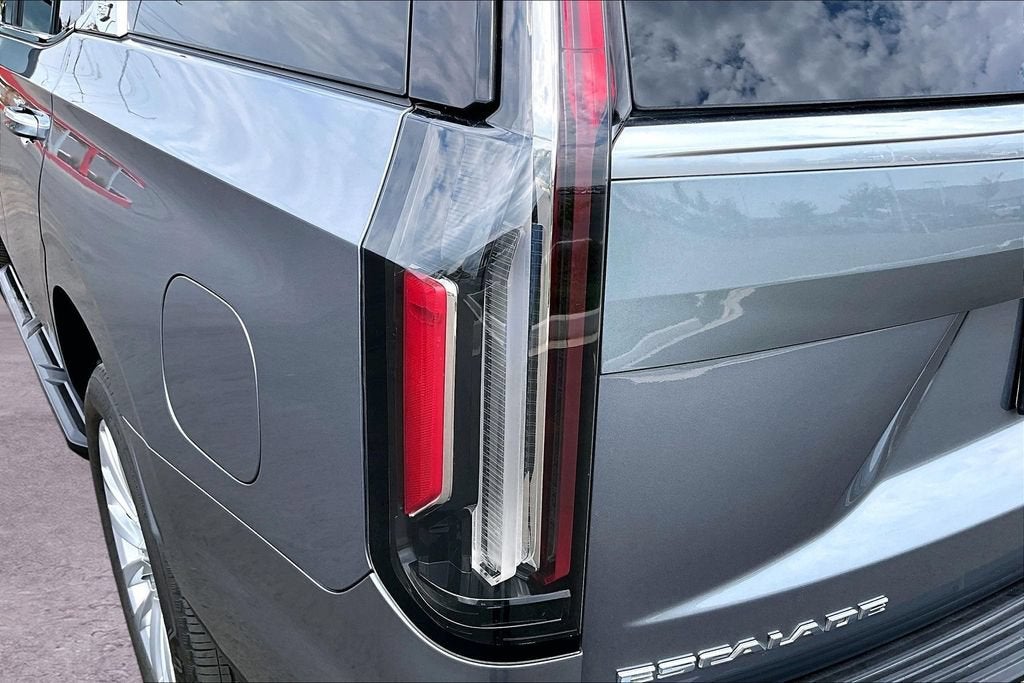 2022 Cadillac Escalade Luxury
