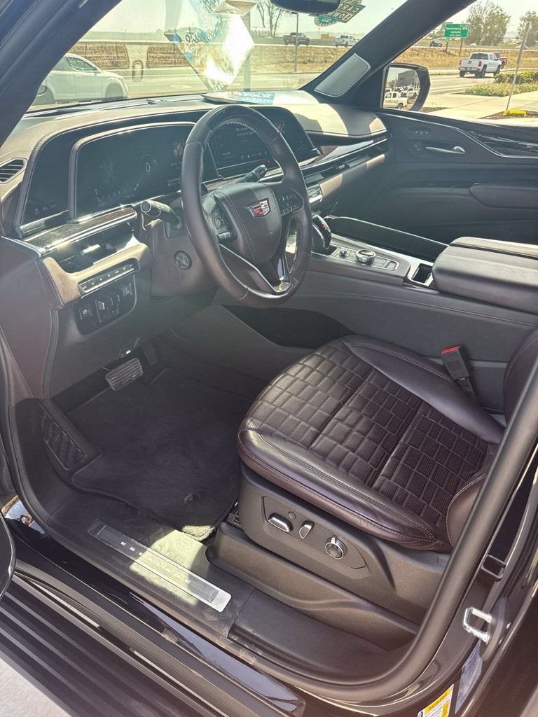 2023 Cadillac Escalade 4WD Sport Platinum