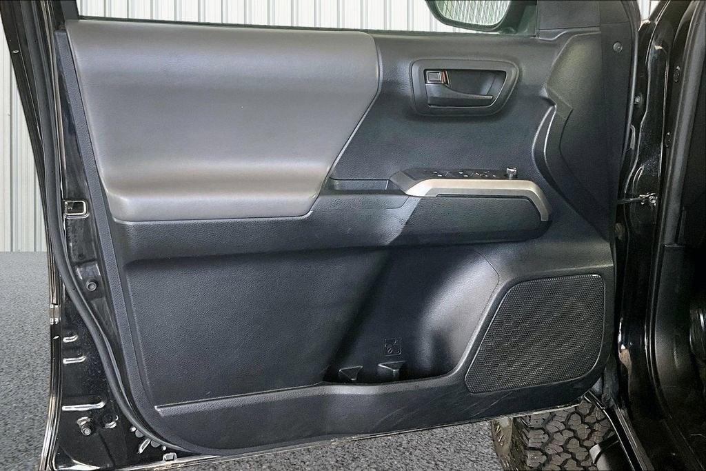 2017 Toyota Tacoma SR5