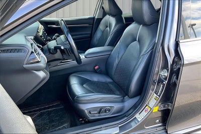 2019 Toyota Camry XSE