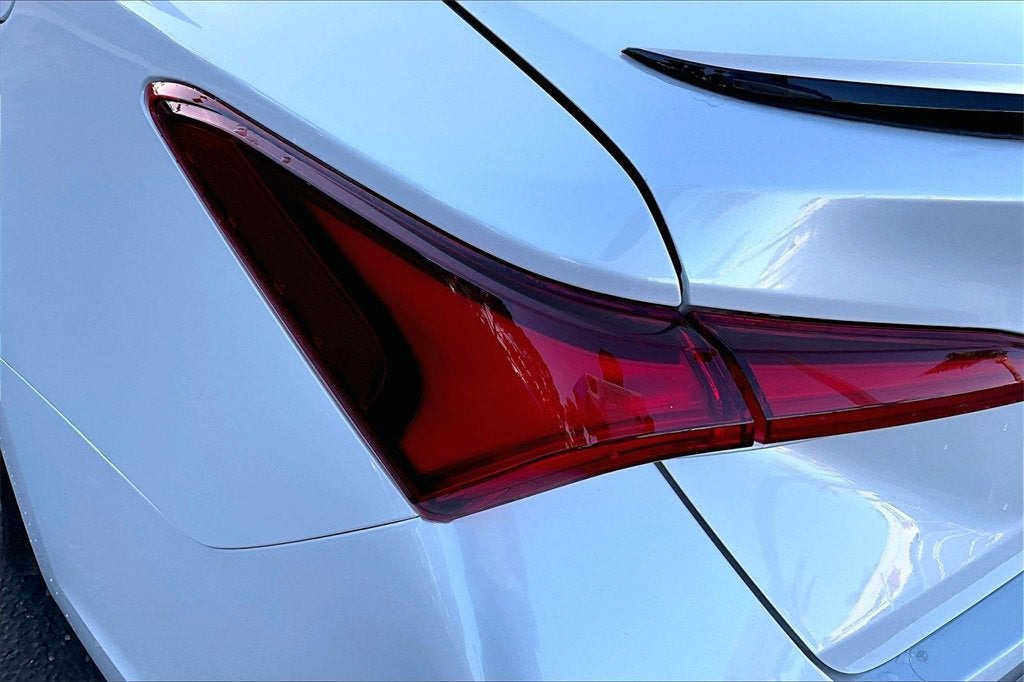 2021 Toyota Avalon Hybrid XSE