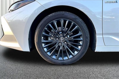 2021 Toyota Avalon Hybrid XSE