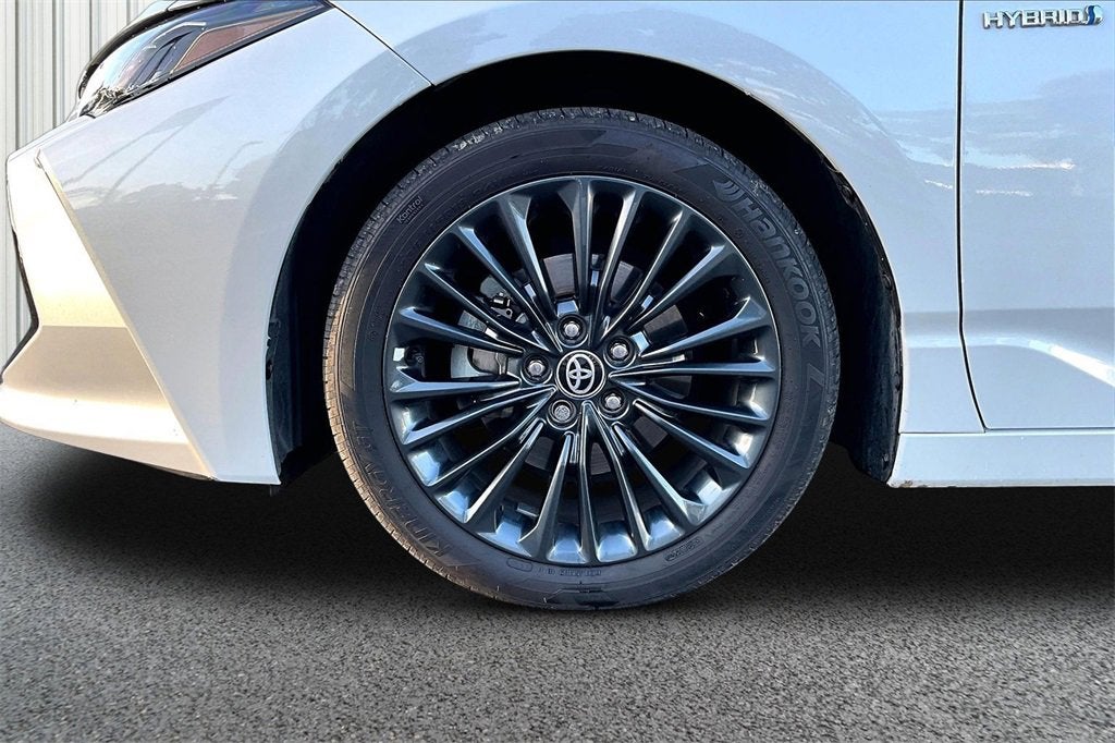 2021 Toyota Avalon Hybrid XSE