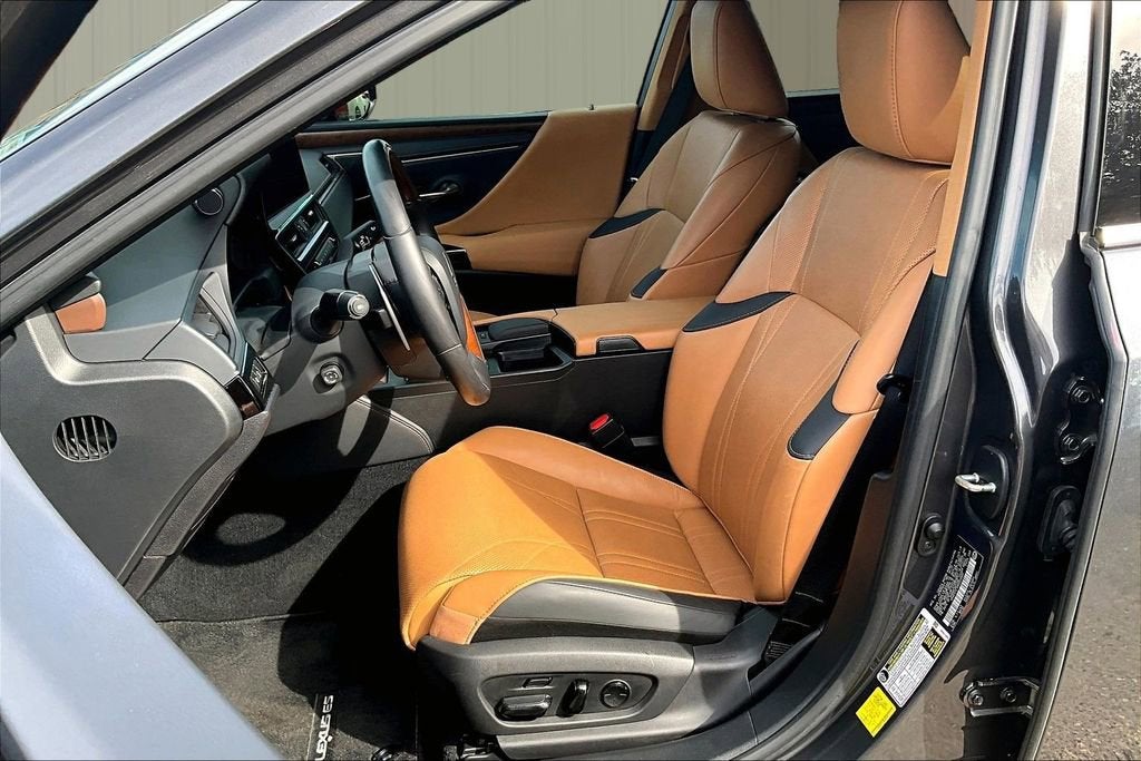 2022 Lexus ES ES 300h Luxury