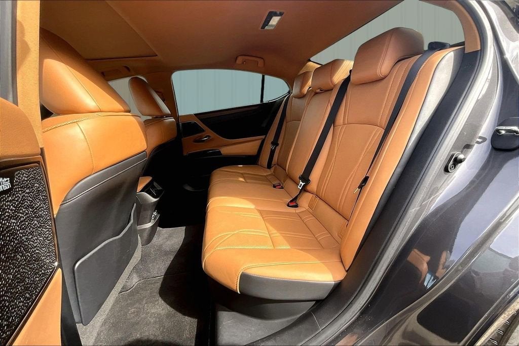 2022 Lexus ES ES 300h Luxury