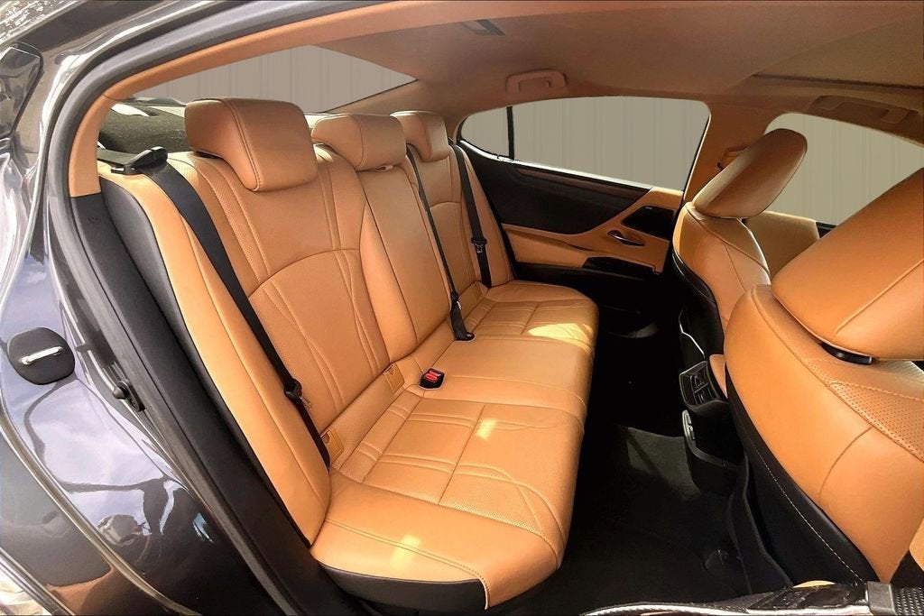 2022 Lexus ES ES 300h Luxury