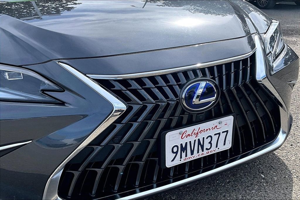 2022 Lexus ES ES 300h Luxury