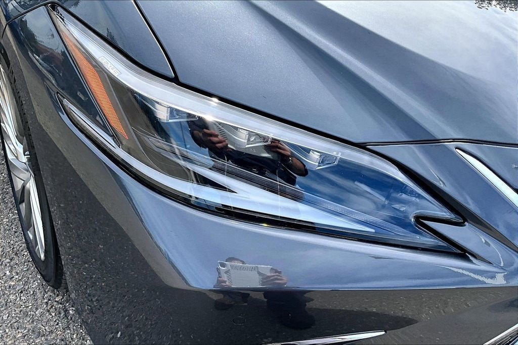 2022 Lexus ES ES 300h Luxury