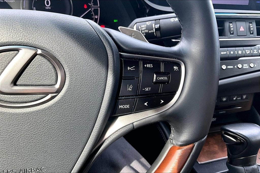 2022 Lexus ES ES 300h Luxury