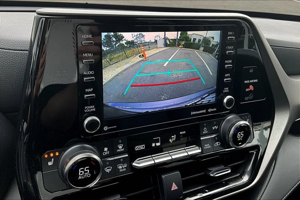 2022 Toyota Highlander Hybrid XLE