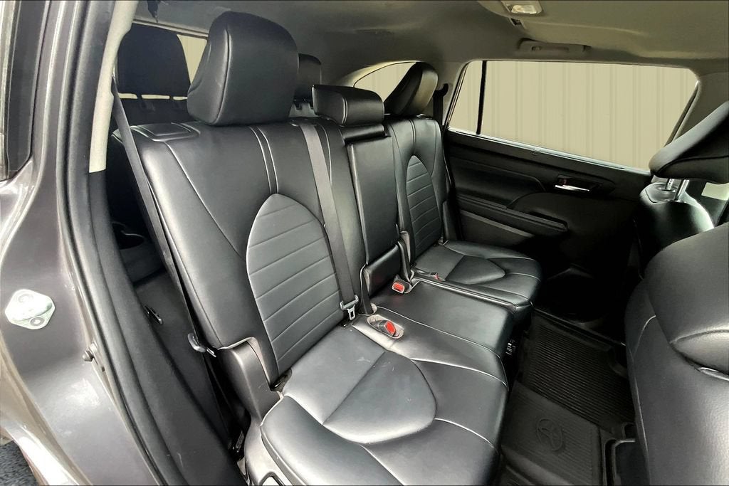 2022 Toyota Highlander Hybrid XLE