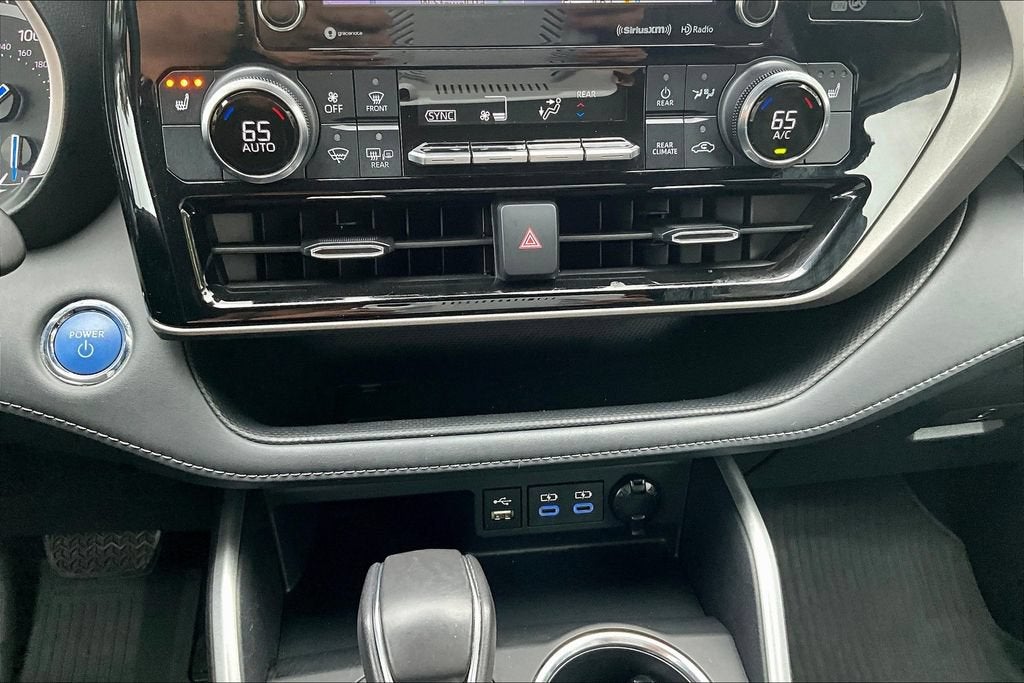 2022 Toyota Highlander Hybrid XLE