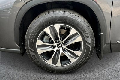 2022 Toyota Highlander Hybrid XLE