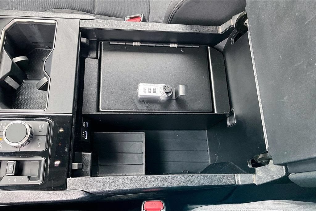 2022 Toyota Tundra 4WD SR5