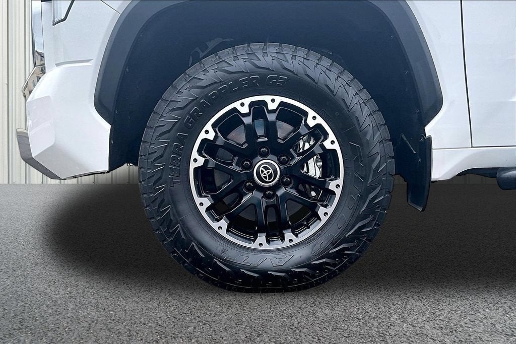 2022 Toyota Tundra 4WD SR5