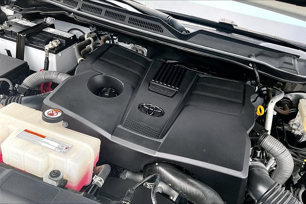 2022 Toyota Tundra 4WD SR5
