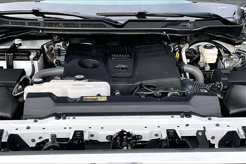 2022 Toyota Tundra 4WD SR5