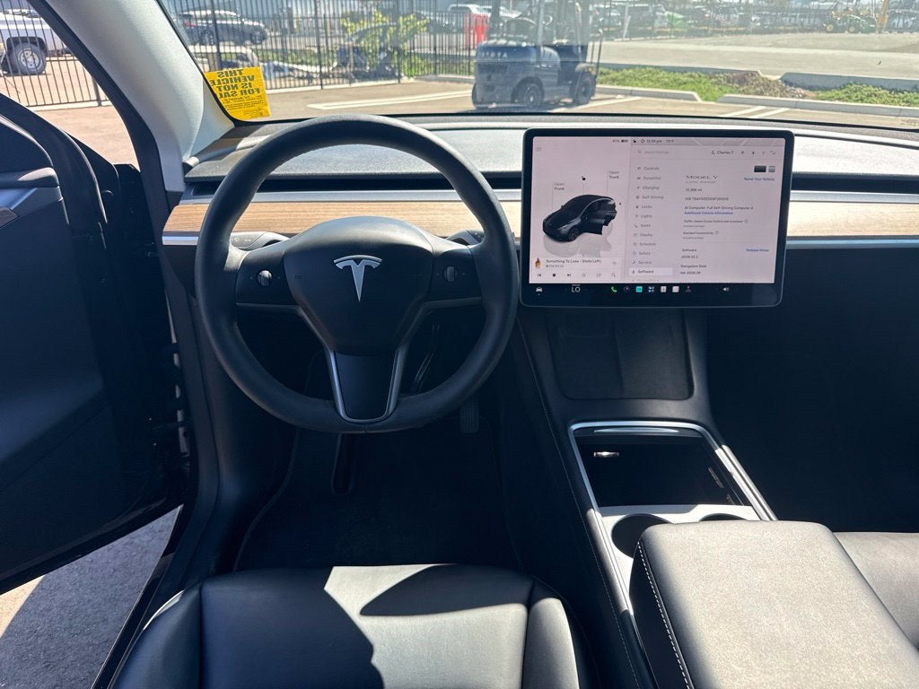 2025 Tesla Model Y Long Range
