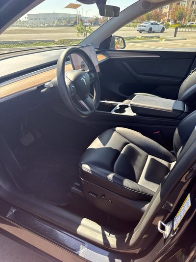 2025 Tesla Model Y Long Range